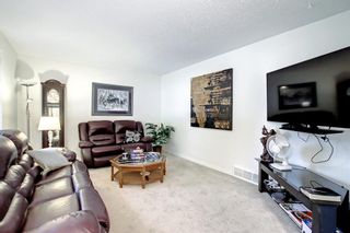 Photo 4: 211 Lynnbrook Close SE in Calgary: Ogden Detached for sale : MLS®# A1242445