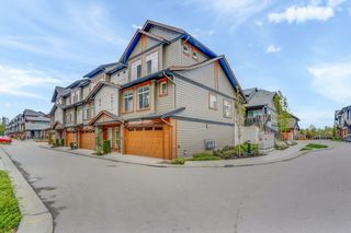 Photo 2: 23 17033 FRASER Highway in Surrey: Fleetwood Tynehead Townhouse for sale in "LIBERTY AT FLEETWOOD" : MLS®# R2684366