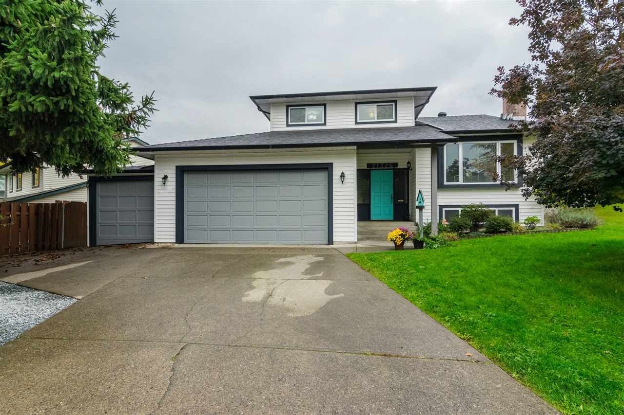 Main Photo: 21226 95A Avenue in Langley: Walnut Grove House for sale : MLS®# R2223701