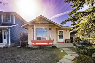 Photo 2: 108 Martinwood Way NE in Calgary: Martindale Detached for sale : MLS®# A2125396