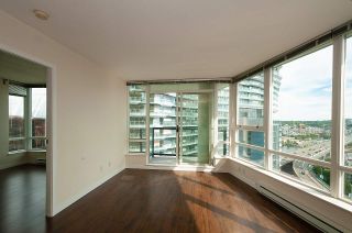 Photo 3: 2302 939 EXPO Boulevard in Vancouver: Yaletown Condo for sale (Vancouver West)  : MLS®# R2372437
