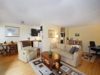 Photo 11: 108 175 E 5TH Street in North Vancouver: Lower Lonsdale Condo for sale in "WELLINGTON MANOR" : MLS®# V1121964