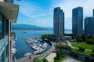 Photo 4: 704 499 BROUGHTON Street in Vancouver: Coal Harbour Condo for sale in "DENIA" (Vancouver West)  : MLS®# R2834544
