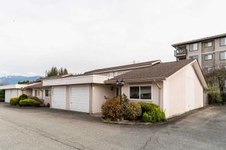 Photo 2: 4 9493 BROADWAY Street in Chilliwack: Chilliwack Proper East Townhouse for sale : MLS®# R2870518