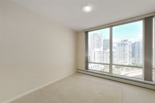 Photo 6: 1601 1228 MARINASIDE CRESCENT in Vancouver: Yale - Dogwood Valley Condo for sale (Vancouver West)  : MLS®# R2390901