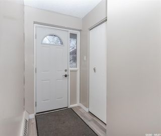 Photo 2: 8 103 Powe Street in Saskatoon: Sutherland Residential for sale : MLS®# SK914643