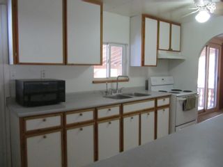 Photo 10: 5484 SAUNDERS Crescent: 103 Mile House Manufactured Home for sale (100 Mile House)  : MLS®# R2760914