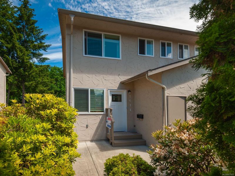 FEATURED LISTING: 1614 Fuller St Nanaimo