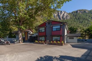 Main Photo: 38192 GUILFORD Drive in Squamish: Valleycliffe House for sale in "Valleycliffe" : MLS®# R2725943