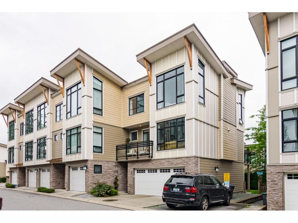 Main Photo: 62 9989 BARNSTON Drive in Surrey: Fraser Heights Townhouse for sale in "HIGHCREST" (North Surrey)  : MLS®# R2471184