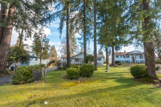 Photo 2: 949 LILLIAN Street in Coquitlam: Harbour Chines House for sale : MLS®# R2766411