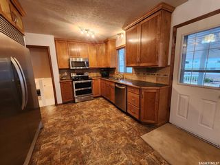 Photo 6: 967 JAMES Street in Moose Jaw: Palliser Residential for sale : MLS®# SK958465