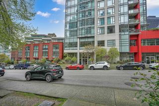 Photo 3: 2404 1211 MELVILLE Street in Vancouver: Coal Harbour Condo for sale (Vancouver West)  : MLS®# R2875088