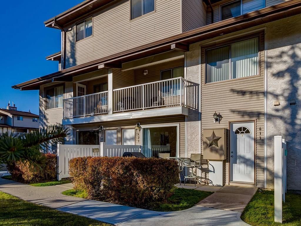 Main Photo: 613 200 Brookpark Drive SW in Calgary: Braeside Row/Townhouse for sale : MLS®# A2035614