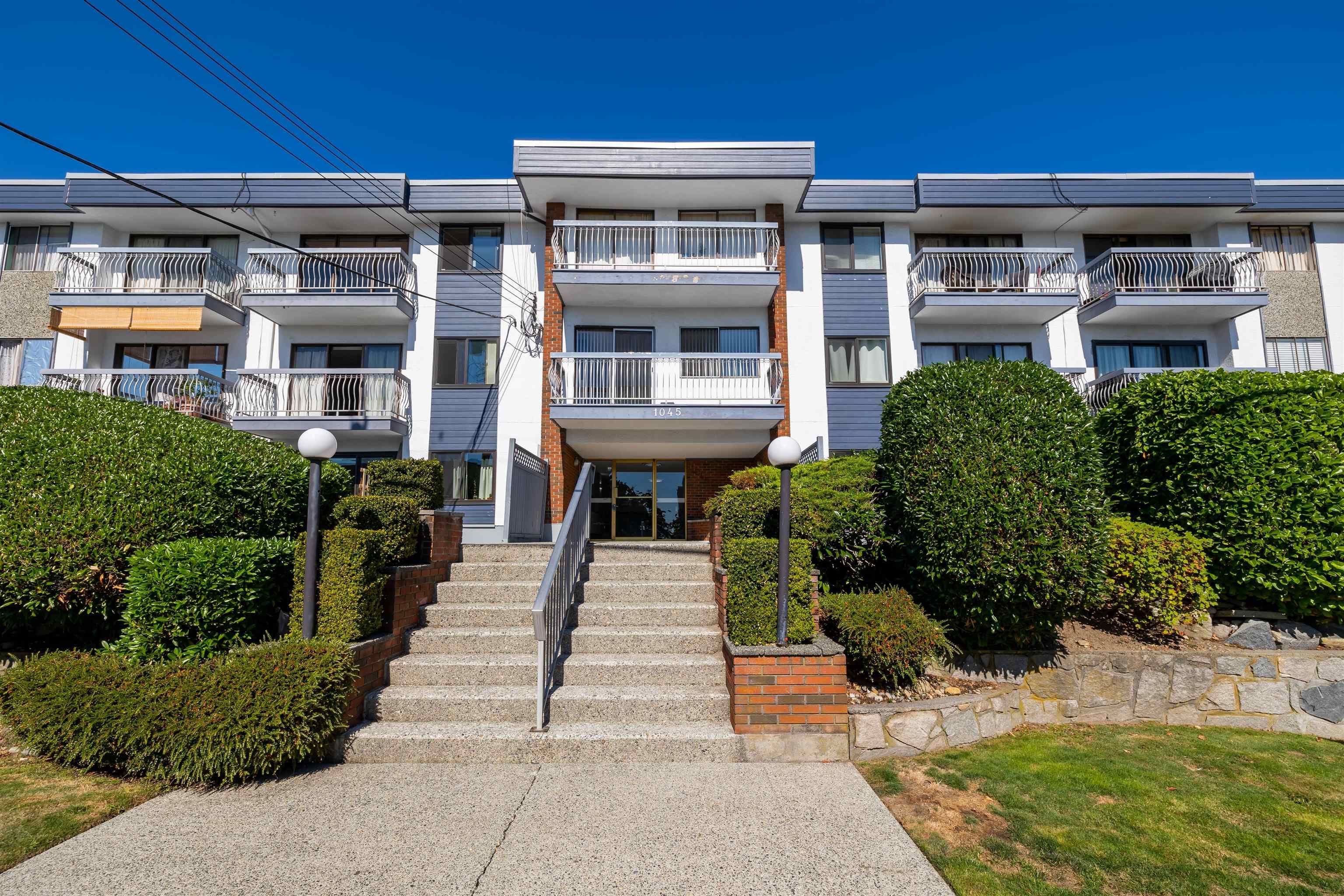 Main Photo: 206 1045 HOWIE Avenue in Coquitlam: Central Coquitlam Condo for sale : MLS®# R2722736