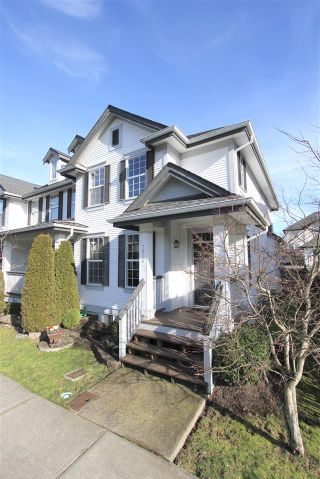 Photo 2: 7014 179A STREET in Surrey: Cloverdale BC Townhouse for sale (Cloverdale)  : MLS®# R2034379