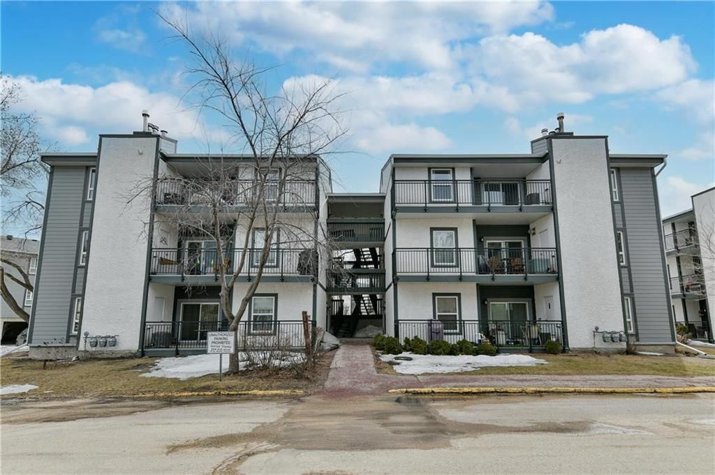 Main Photo: 63 130 Portsmouth Boulevard in Winnipeg: Tuxedo Condominium for sale (1E)  : MLS®# 202208178