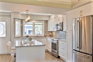 Photo 3: 32 Cranberry Surf: Collingwood Condo for sale : MLS®# S5331088