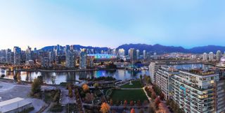 Photo 2: 1209 1768 COOK Street in Vancouver: False Creek Condo for sale in "AVENUE ONE" (Vancouver West)  : MLS®# R2645481