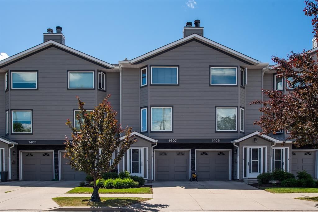 Main Photo: 1407 1 Street NE in Calgary: Crescent Heights Row/Townhouse for sale : MLS®# A1121721