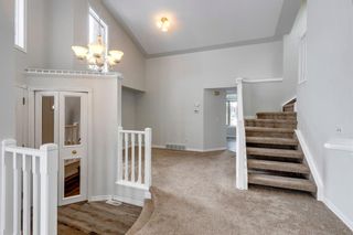 Photo 8: 96 Shannon Close SW in Calgary: Shawnessy Detached for sale : MLS®# A1231445