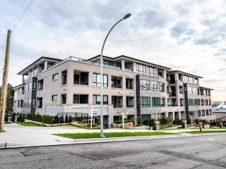 Photo 1: 409 1306 FIFTH Avenue in New Westminster: Uptown NW Condo for sale in "Westbourne" : MLS®# R2441165