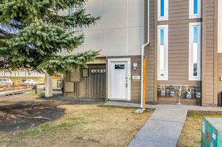 Photo 2: 201 13104 Elbow Drive SW in Calgary: Canyon Meadows Row/Townhouse for sale : MLS®# A1204505