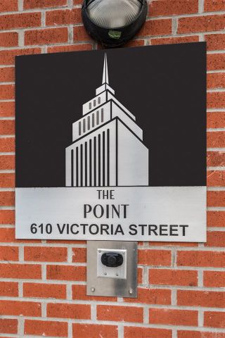 Photo 2: The Point - 401 610 Victoria Street, New Westminster BC