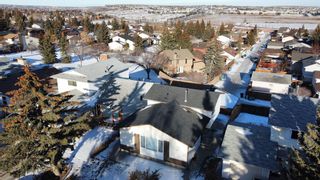 Photo 4: 12 Beddington Road NE in Calgary: Beddington Heights Detached for sale : MLS®# A2017604