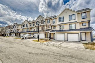 Photo 2: 156 Everhollow Heights SW in Calgary: Evergreen Row/Townhouse for sale : MLS®# A2123116