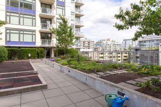 Photo 9: 404 138 W 1ST Avenue in Vancouver: False Creek Condo for sale in "Wall Centre False Creek East" (Vancouver West)  : MLS®# R2870599
