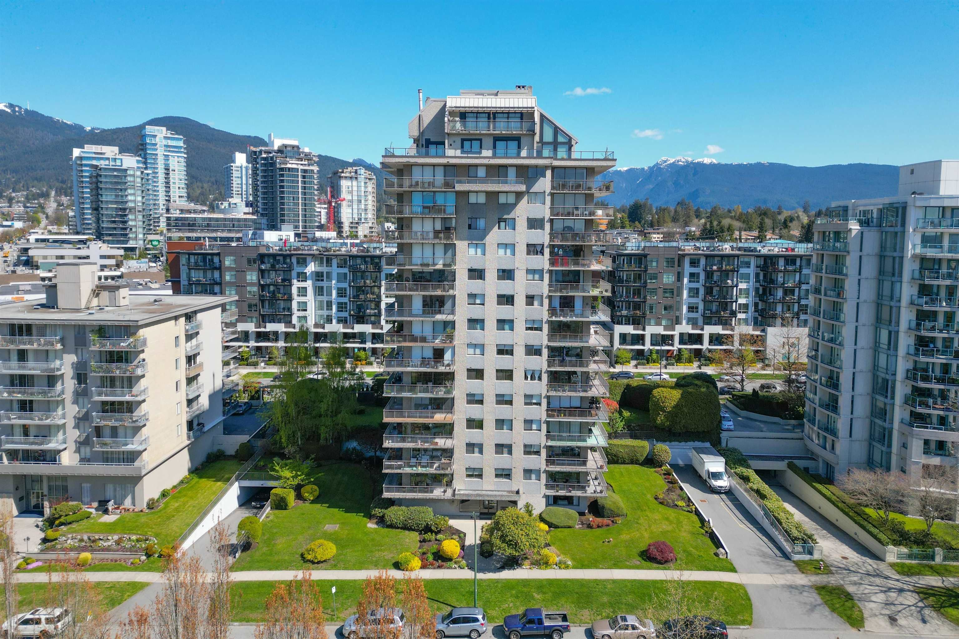 1004 140  East KEITH Road, North Vancouver