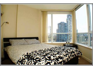 Photo 4: 1507 1212 HOWE Street in Vancouver: Downtown VW Condo for sale in "1212 HOWE" (Vancouver West)  : MLS®# V941105