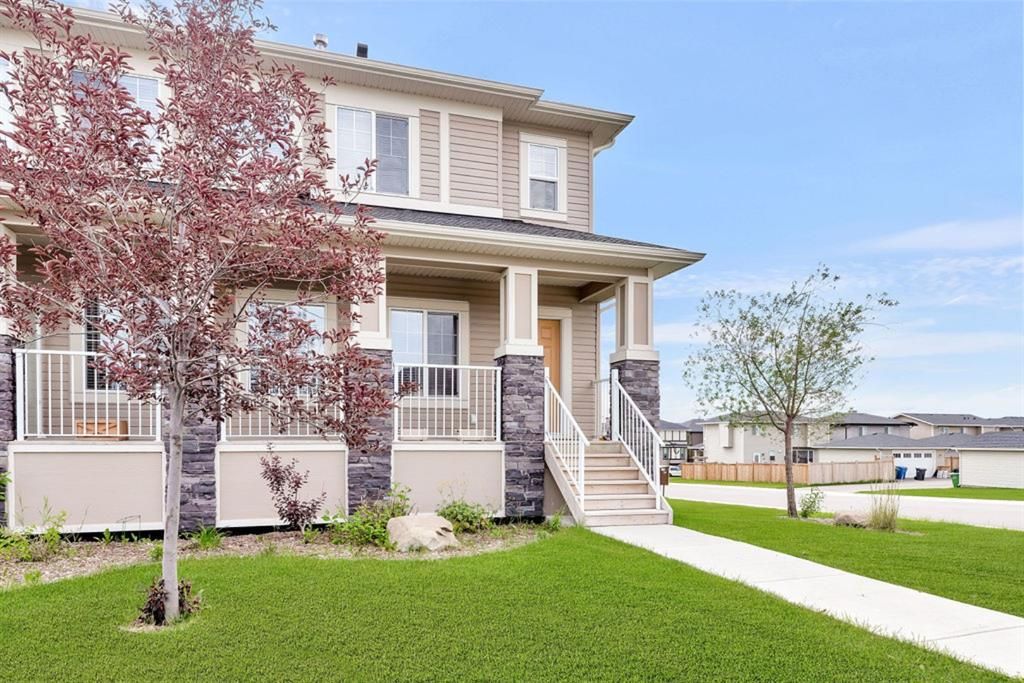 Main Photo: 280 Rainbow Falls Green: Chestermere Semi Detached for sale : MLS®# A1016223