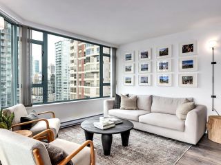 Photo 3: 1903 888 HAMILTON Street in Vancouver: Downtown VW Condo for sale in "Rosedale Garden" (Vancouver West)  : MLS®# R2859024