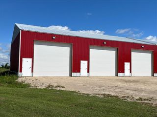 Photo 1: 8 375 North Front Drive in Steinbach: Industrial for sale : MLS®# 202320089
