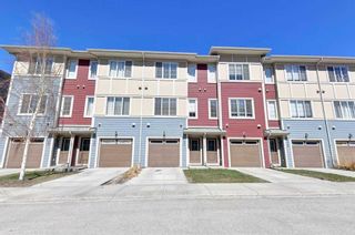 Photo 1: 124 Marquis Lane SE in Calgary: Mahogany Row/Townhouse for sale : MLS®# A2125640