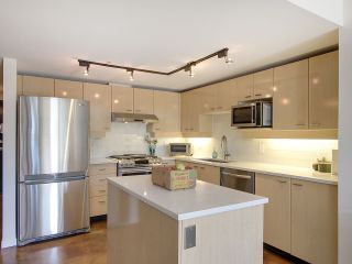 Photo 8: 305 428 W 8TH Avenue in Vancouver: Mount Pleasant VW Condo for sale in "XL LOFTS" (Vancouver West)  : MLS®# R2184000