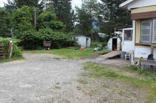 Photo 2: 915 HIGHWAY 23 in Nakusp: House for sale : MLS®# 2470239