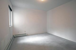 Photo 15: 211 30 Sierra Morena Mews SW in Calgary: Signal Hill Apartment for sale : MLS®# A2004661