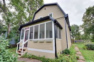 Photo 1: 541 22nd Street East in Prince Albert: East Hill Residential for sale : MLS®# SK908980
