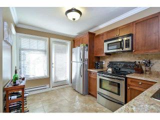 Photo 8: 18 6238 192ND Street in Surrey: Cloverdale BC Townhouse for sale in "BAKERVIEW TERRACE" (Cloverdale)  : MLS®# F1420554