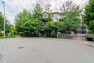 Photo 2: 414 8115 121A Street in Surrey: Queen Mary Park Surrey Condo for sale in "THE CROSSING" : MLS®# R2402767