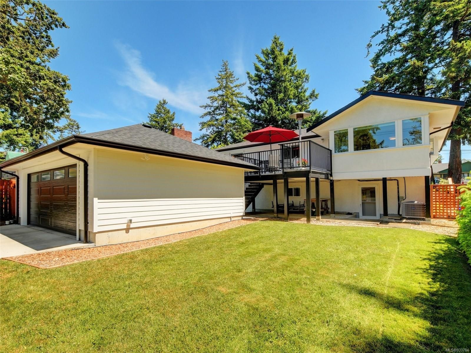 Main Photo: 2844 Adelaide Ave in Saanich: SW Gorge House for sale (Saanich West)  : MLS®# 933784