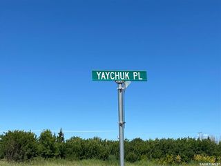 Photo 2: 3-18 Yaychuk Place in Meadow Lake: Commercial for sale : MLS®# SK939001