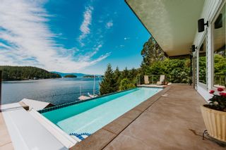 Photo 3: 5055 PANORAMA Drive in Garden Bay: Pender Harbour Egmont House for sale (Sunshine Coast)  : MLS®# R2776100