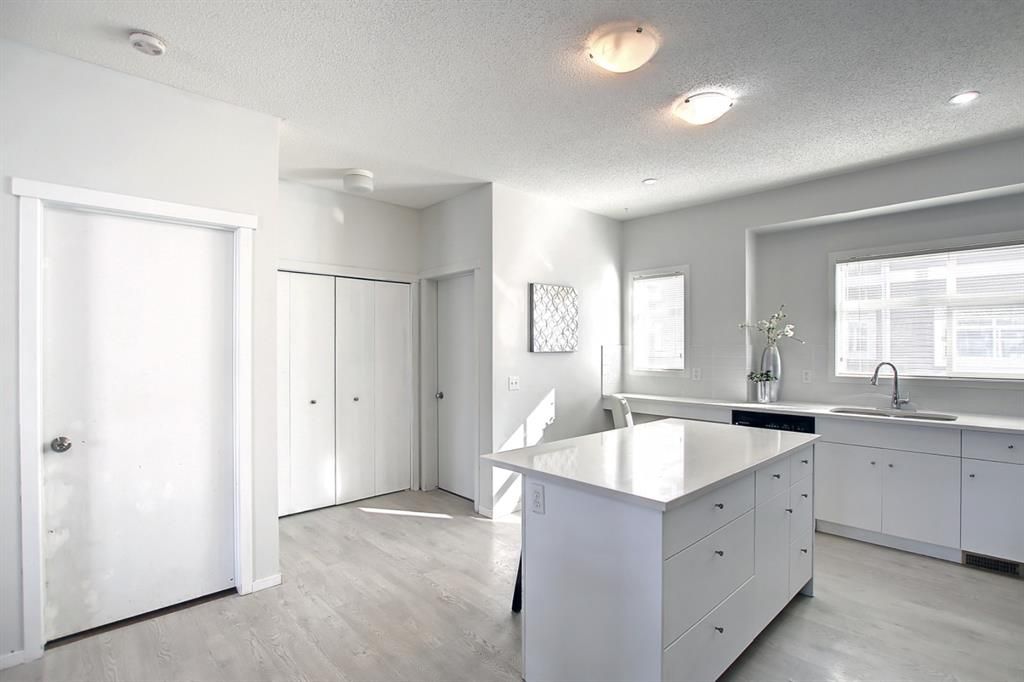 Photo 14: Photos: 39 300 Evanscreek Court NW in Calgary: Evanston Row/Townhouse for sale : MLS®# A1195350