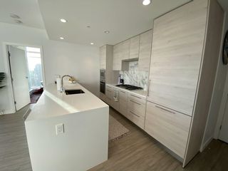 Photo 4: 2407 4458 BERESFORD Street in Burnaby: Metrotown Condo for sale in "Sun Tower 1" (Burnaby South)  : MLS®# R2770128