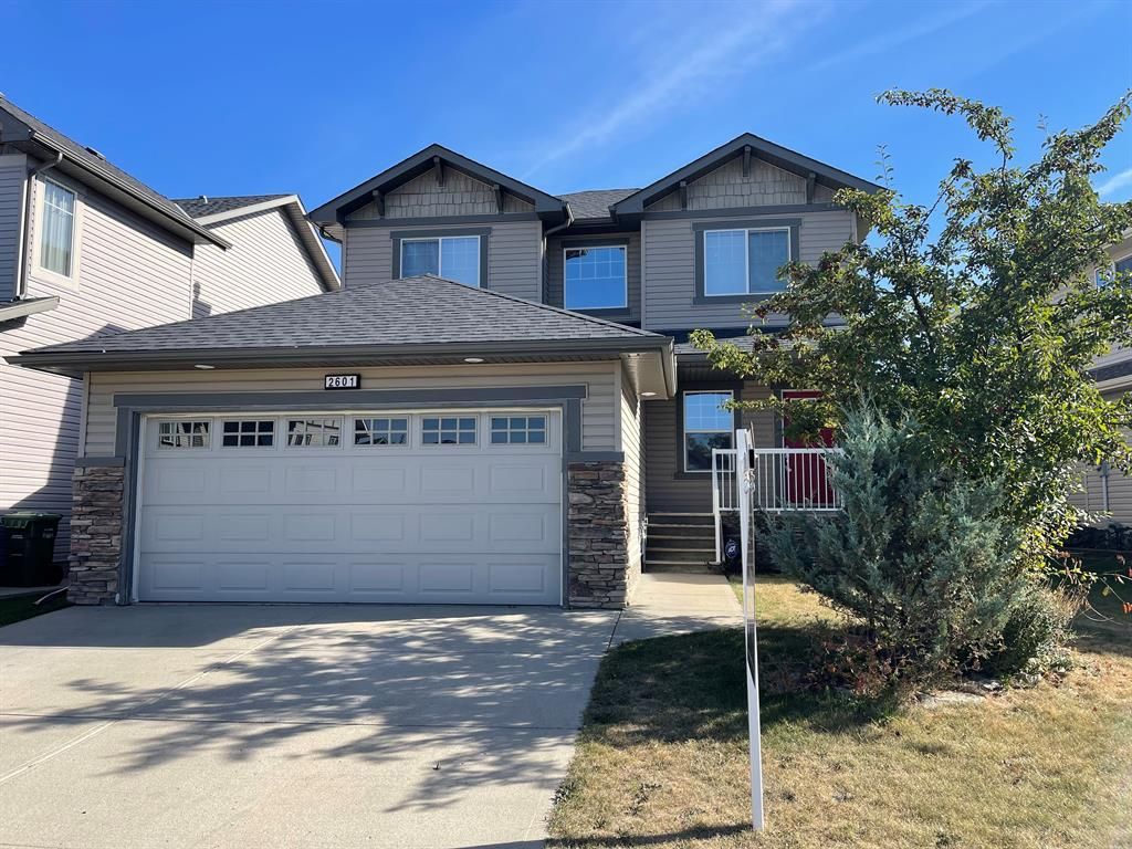Main Photo: 2601 Coopers Circle SW: Airdrie Detached for sale : MLS®# A2034918