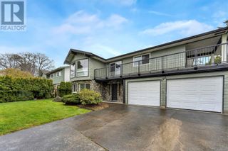Photo 1: 4261 Thornhill Cres in Saanich: House for sale : MLS®# 960593